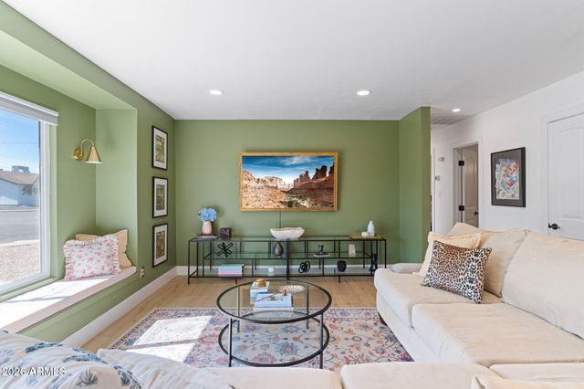 8602 E ROANOKE Avenue, Scottsdale, AZ 85257