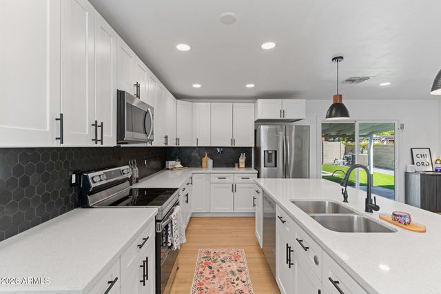 8602 E ROANOKE Avenue, Scottsdale, AZ 85257