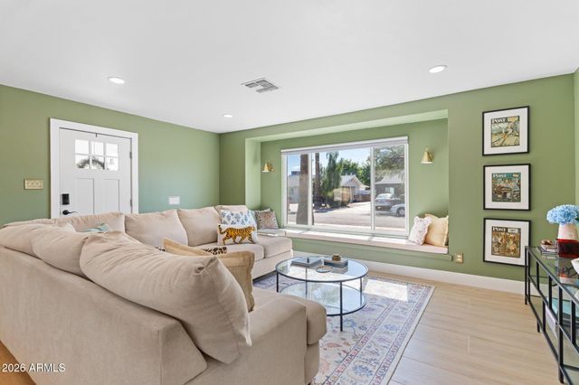 8602 E ROANOKE Avenue, Scottsdale, AZ 85257