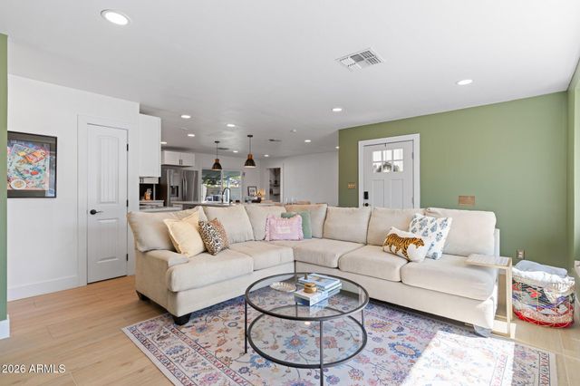 8602 E ROANOKE Avenue, Scottsdale, AZ 85257