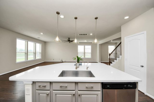 25106 Squire Knoll Street, Katy, TX 77493