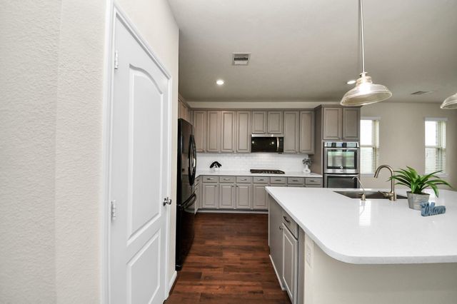 25106 Squire Knoll Street, Katy, TX 77493
