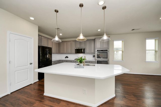 25106 Squire Knoll Street, Katy, TX 77493