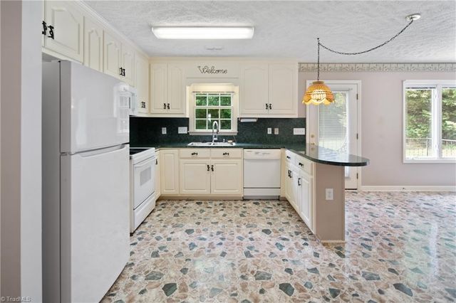 211 S Boyles Street, Pilot Mountain, NC 27041