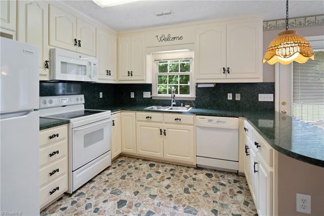 211 S Boyles Street, Pilot Mountain, NC 27041