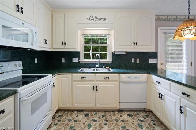 211 S Boyles Street, Pilot Mountain, NC 27041