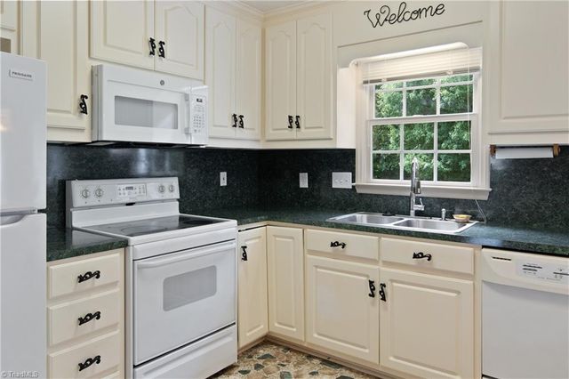 211 S Boyles Street, Pilot Mountain, NC 27041