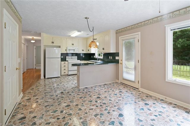 211 S Boyles Street, Pilot Mountain, NC 27041