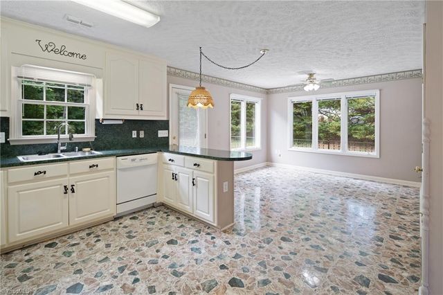 211 S Boyles Street, Pilot Mountain, NC 27041
