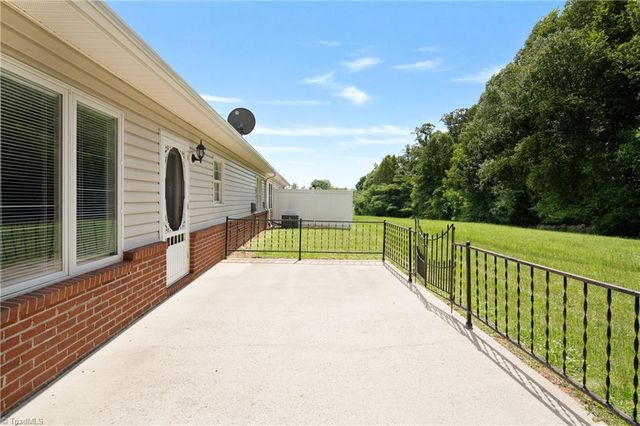 211 S Boyles Street, Pilot Mountain, NC 27041