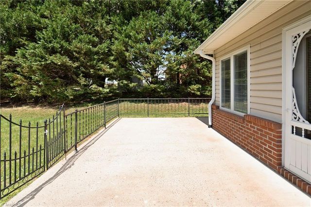 211 S Boyles Street, Pilot Mountain, NC 27041