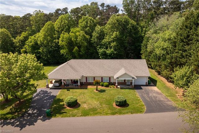 211 S Boyles Street, Pilot Mountain, NC 27041