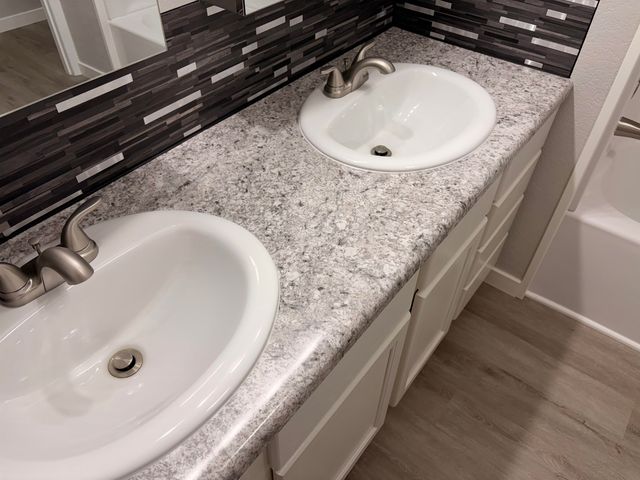 605 E 9th St, Harper, KS 67058