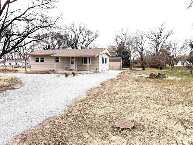 605 E 9th St, Harper, KS 67058