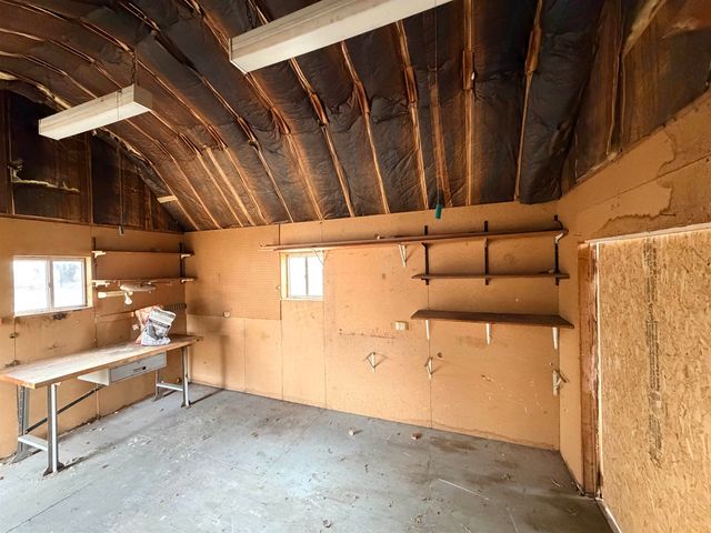 605 E 9th St, Harper, KS 67058