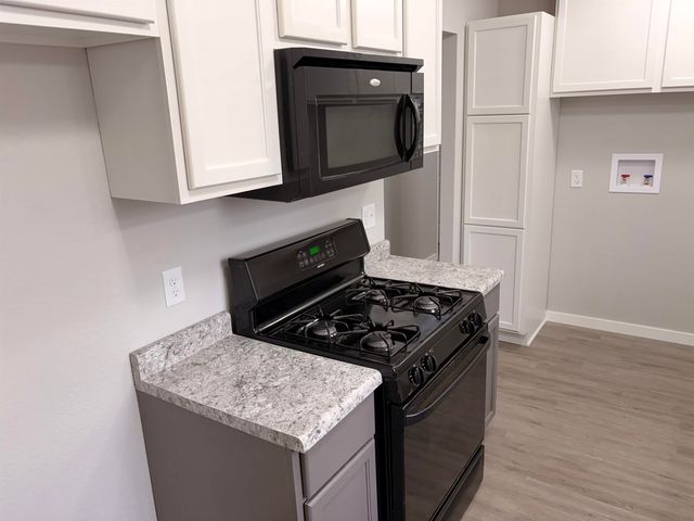 605 E 9th St, Harper, KS 67058