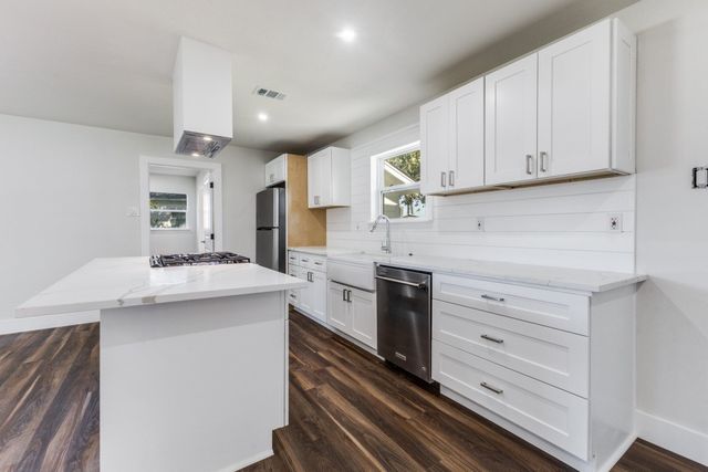 1410 Prichard Lane, Dallas, TX 75217