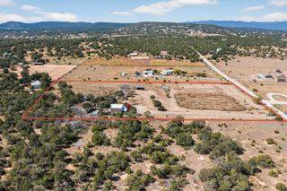 33 Valley Road, Edgewood, NM 87015