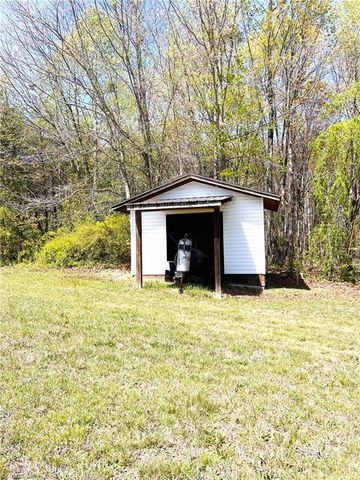 1044 Hodges Mill Road, Dobson, NC 27017