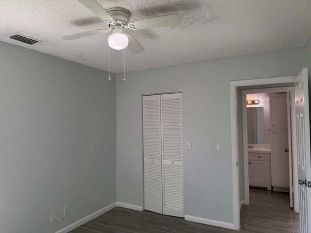 1501 WATERVIEW Circle, Palm Springs, FL 33461