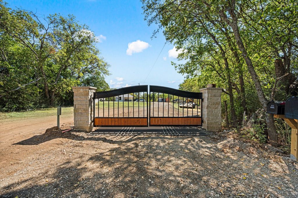 1700 Marti Drive, Burleson, TX 76028 — photo 2
