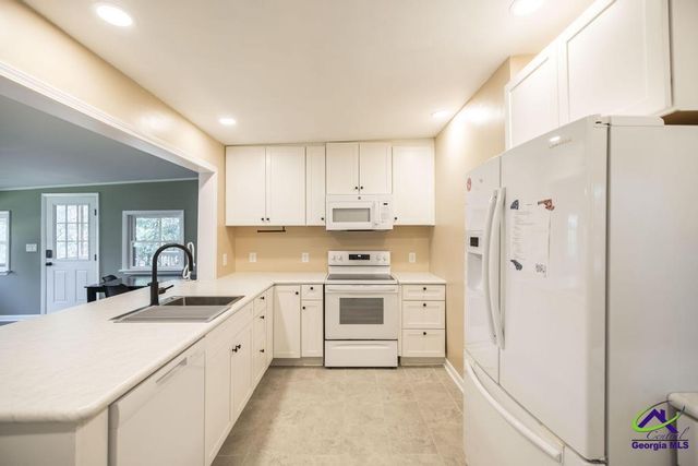 1102 Jewell Drive, Perry, GA 31069