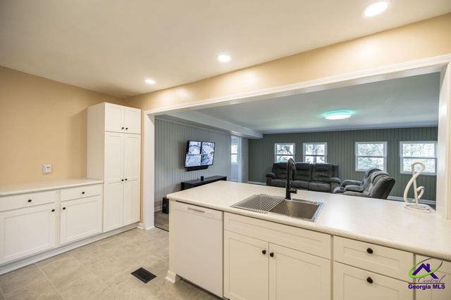 1102 Jewell Drive, Perry, GA 31069