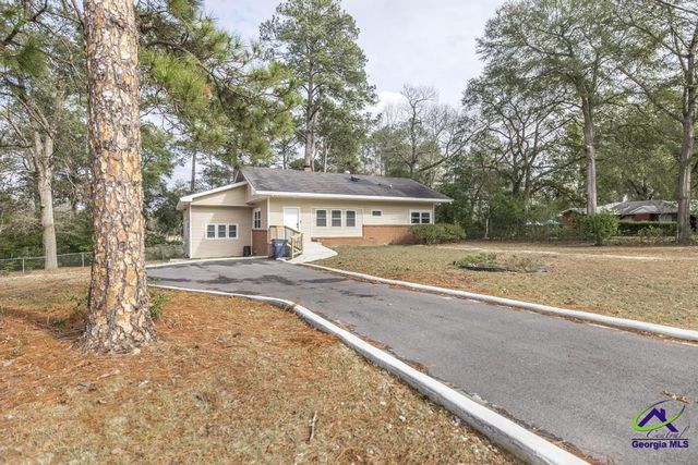 1102 Jewell Drive, Perry, GA 31069