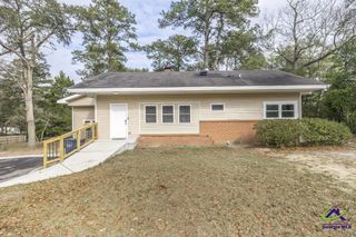 1102 Jewell Drive, Perry, GA 31069
