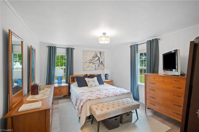 853 Meadowbrook Drive, King, NC 27021