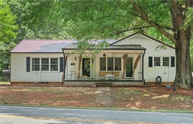 853 Meadowbrook Drive, King, NC 27021
