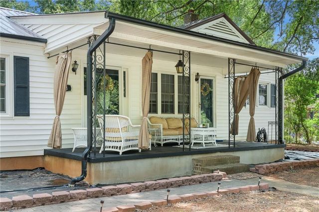 853 Meadowbrook Drive, King, NC 27021