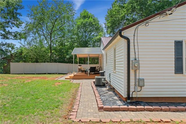 853 Meadowbrook Drive, King, NC 27021