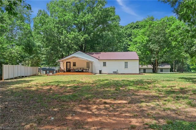 853 Meadowbrook Drive, King, NC 27021