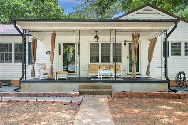 853 Meadowbrook Drive, King, NC 27021