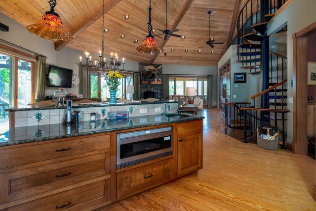 404 Patnoe Farm Drive, Hyde Park, VT 05655