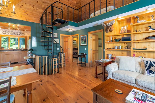 404 Patnoe Farm Drive, Hyde Park, VT 05655