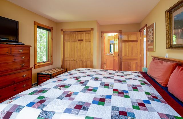 404 Patnoe Farm Drive, Hyde Park, VT 05655