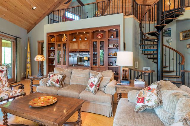 404 Patnoe Farm Drive, Hyde Park, VT 05655