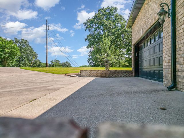 1640 Eno Rd, Dickson, TN 37055