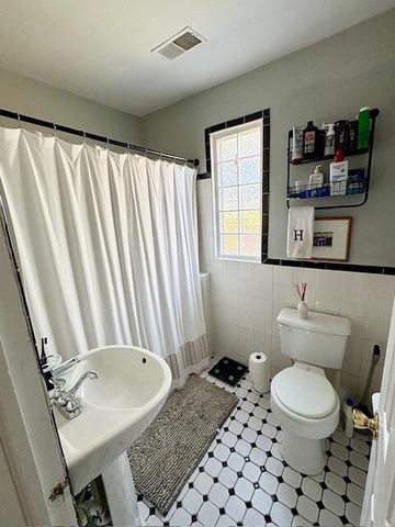 2211 Ramsay Street, Charleston, SC 29412