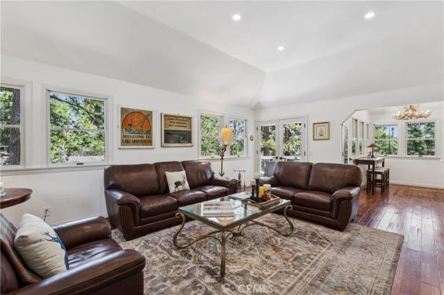 304 Lake Knoll Drive, Lake Arrowhead, CA 92352