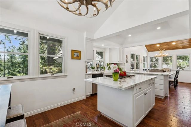 304 Lake Knoll Drive, Lake Arrowhead, CA 92352