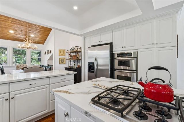 304 Lake Knoll Drive, Lake Arrowhead, CA 92352