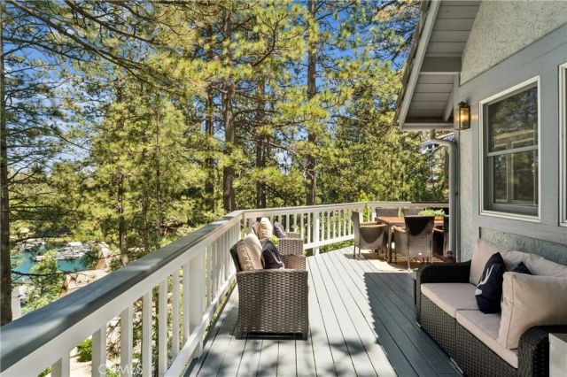 304 Lake Knoll Drive, Lake Arrowhead, CA 92352
