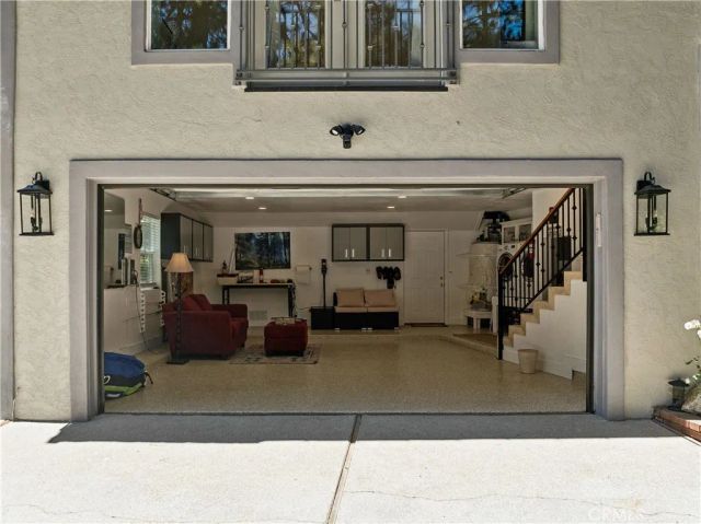 304 Lake Knoll Drive, Lake Arrowhead, CA 92352