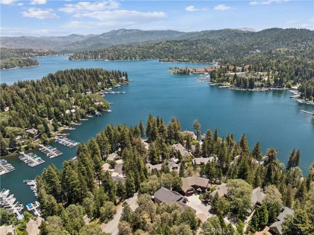 304 Lake Knoll Drive, Lake Arrowhead, CA 92352