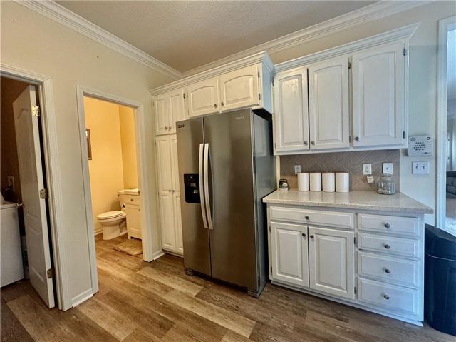 15585 Floyd Street, Overland Park, KS 66223