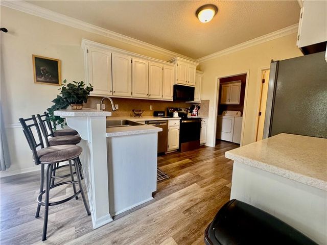 15585 Floyd Street, Overland Park, KS 66223