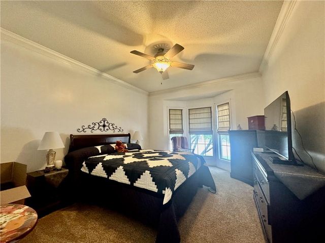 15585 Floyd Street, Overland Park, KS 66223